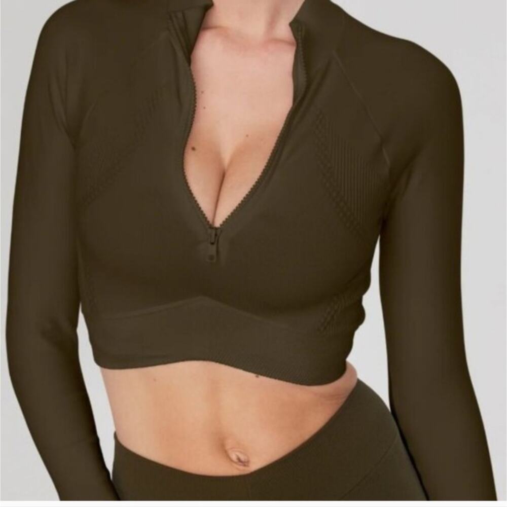 Joja NEW Exhale Long Sleeve Ribbed Crop Zipper Mockneck Athletic Top Army Green